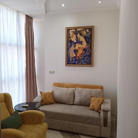 Apartment Face バトゥーミ エクステリア 写真